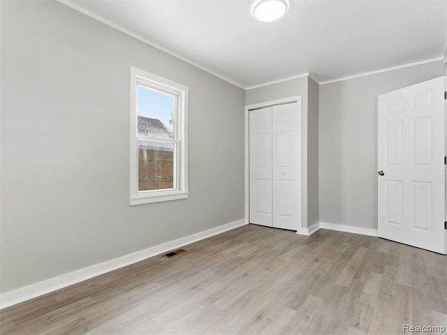 23449 Carlisle Avenue, Hazel Park, MI 48030