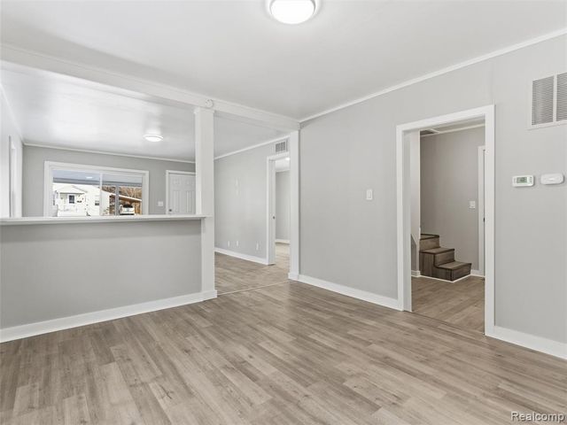 23449 Carlisle Avenue, Hazel Park, MI 48030