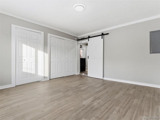 23449 Carlisle Avenue, Hazel Park, MI 48030