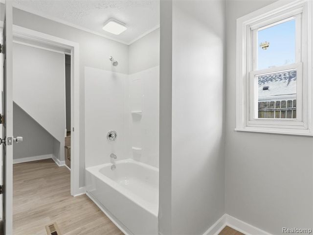 23449 Carlisle Avenue, Hazel Park, MI 48030