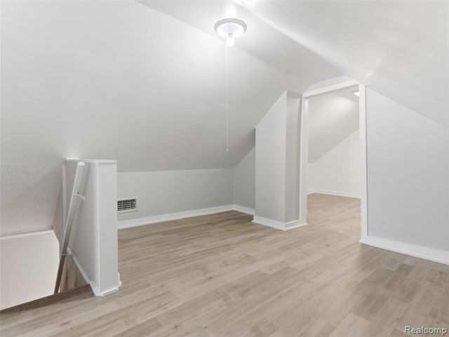 23449 Carlisle Avenue, Hazel Park, MI 48030