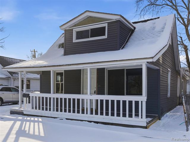 23449 Carlisle Avenue, Hazel Park, MI 48030