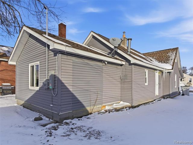 23449 Carlisle Avenue, Hazel Park, MI 48030