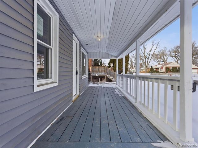 23449 Carlisle Avenue, Hazel Park, MI 48030