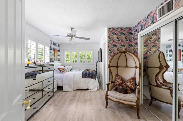 874 NW 2ND Avenue, Boca Raton, FL 33432