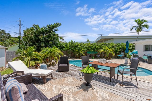 874 NW 2ND Avenue, Boca Raton, FL 33432