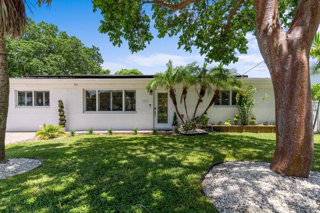 874 NW 2ND Avenue, Boca Raton, FL 33432
