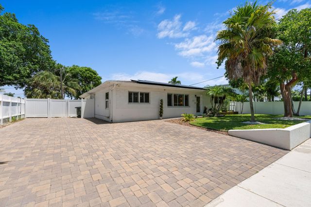 874 NW 2ND Avenue, Boca Raton, FL 33432