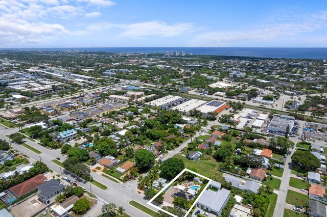 874 NW 2ND Avenue, Boca Raton, FL 33432
