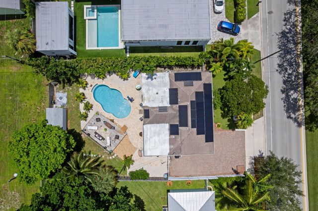 874 NW 2ND Avenue, Boca Raton, FL 33432