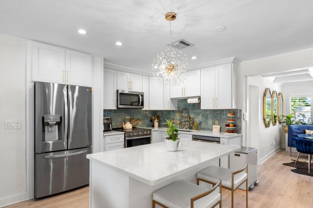 874 NW 2ND Avenue, Boca Raton, FL 33432