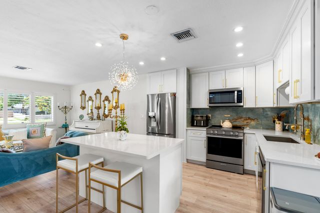 874 NW 2ND Avenue, Boca Raton, FL 33432