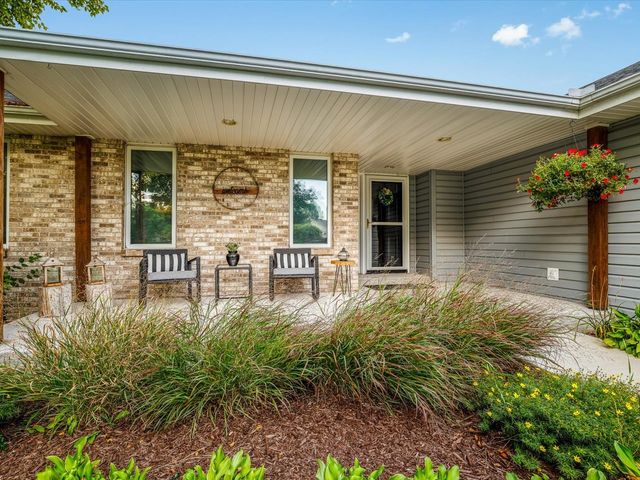 7723 Bridlewood Road, Caledonia, IL 61011
