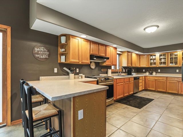 7723 Bridlewood Road, Caledonia, IL 61011