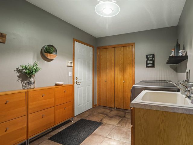 7723 Bridlewood Road, Caledonia, IL 61011
