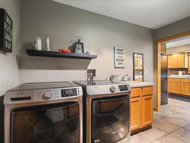 7723 Bridlewood Road, Caledonia, IL 61011