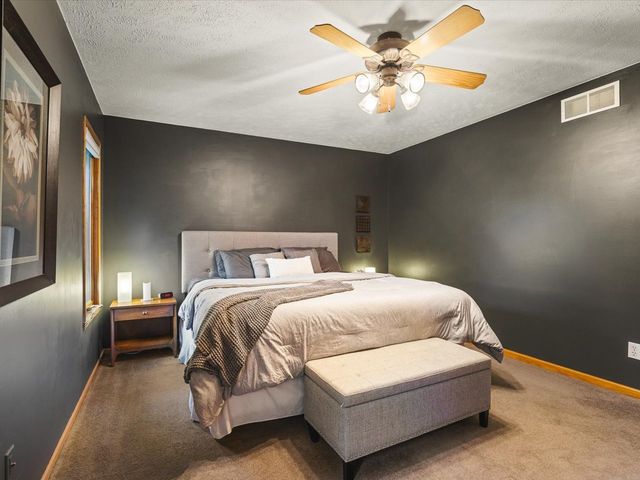 7723 Bridlewood Road, Caledonia, IL 61011