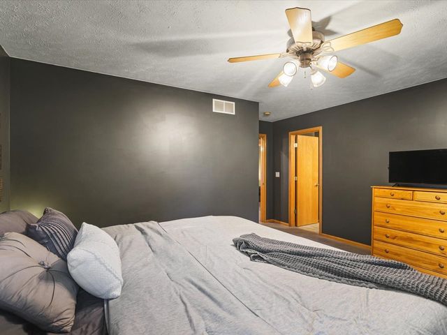 7723 Bridlewood Road, Caledonia, IL 61011