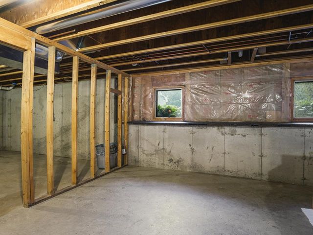 7723 Bridlewood Road, Caledonia, IL 61011
