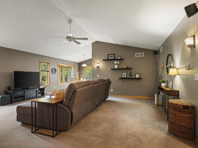 7723 Bridlewood Road, Caledonia, IL 61011