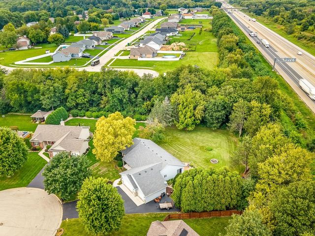 7723 Bridlewood Road, Caledonia, IL 61011
