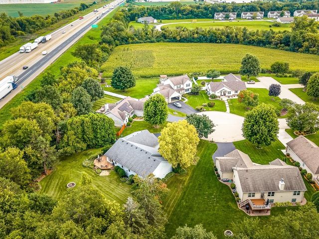 7723 Bridlewood Road, Caledonia, IL 61011