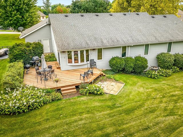 7723 Bridlewood Road, Caledonia, IL 61011
