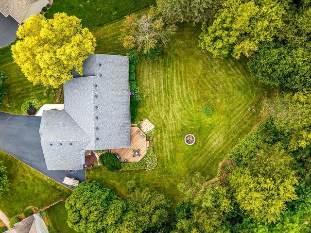 7723 Bridlewood Road, Caledonia, IL 61011