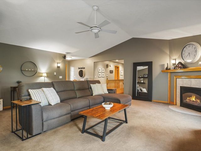 7723 Bridlewood Road, Caledonia, IL 61011