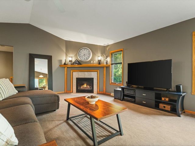 7723 Bridlewood Road, Caledonia, IL 61011