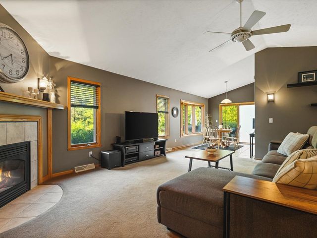 7723 Bridlewood Road, Caledonia, IL 61011