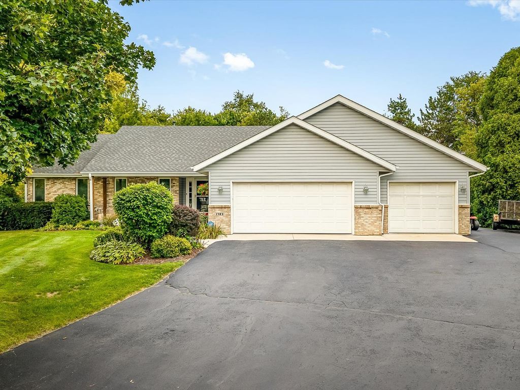 7723 Bridlewood Road, Caledonia, IL 61011