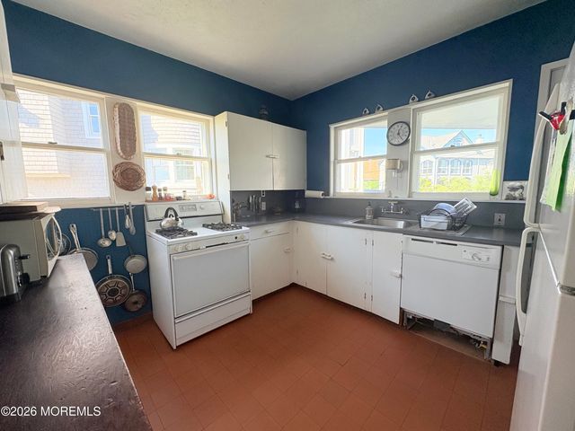 8202 Bay Terrace, Harvey Cedars, NJ 08008