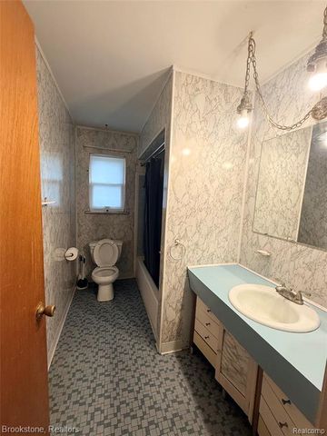 14144 Martin Road, Warren, MI 48088