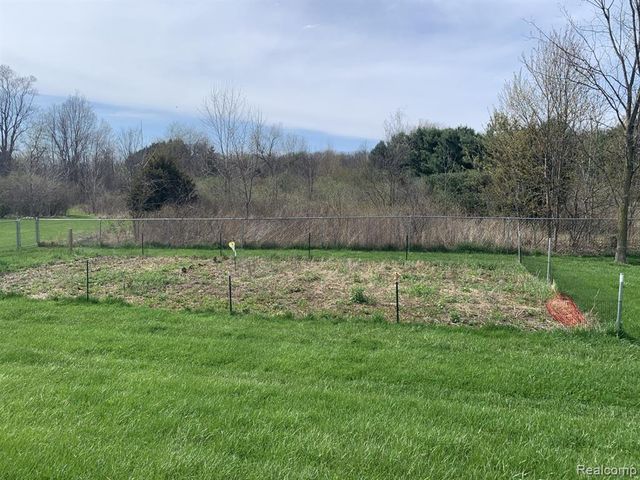 3056 W Cook Road, Grand Blanc, MI 48439