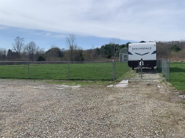 3056 W Cook Road, Grand Blanc, MI 48439