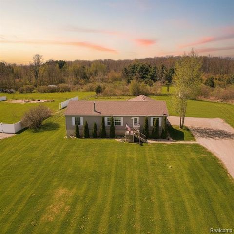 3056 W Cook Road, Grand Blanc, MI 48439