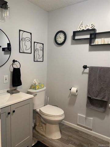 3056 W Cook Road, Grand Blanc, MI 48439