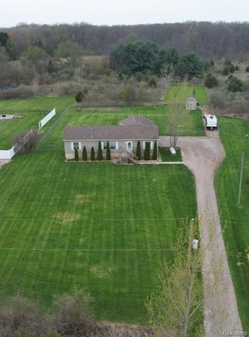 3056 W Cook Road, Grand Blanc, MI 48439