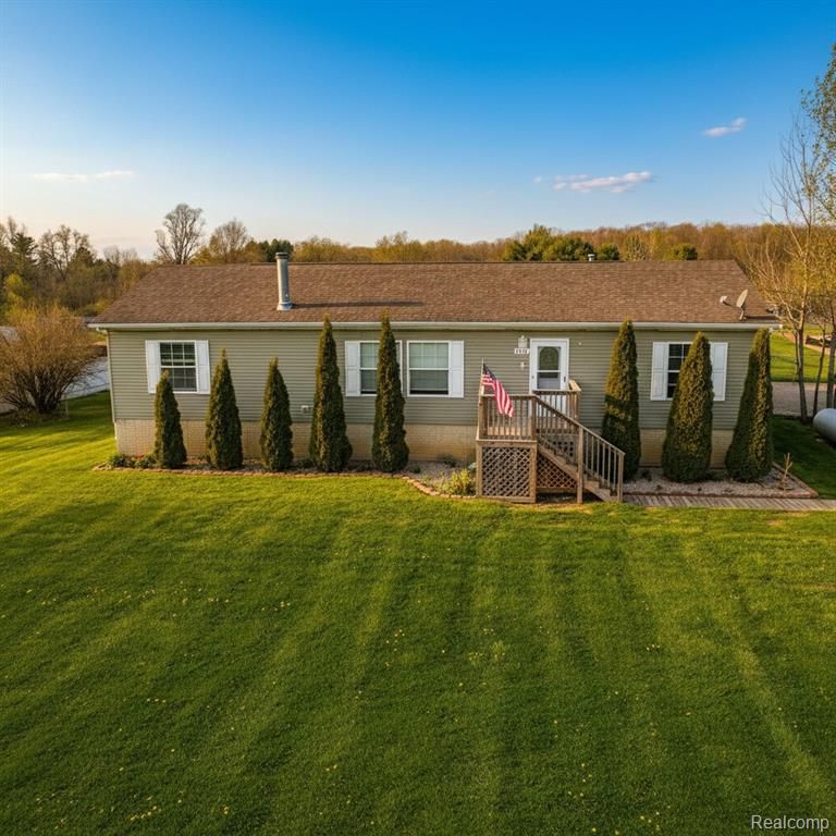 3056 W Cook Road, Grand Blanc, MI 48439