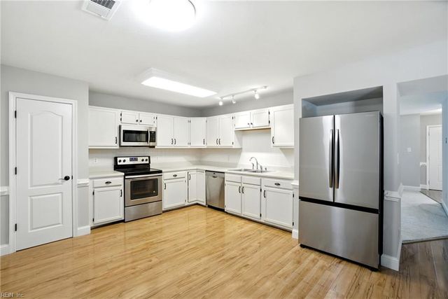 2425 Annie CIR, Chesapeake, VA 23323