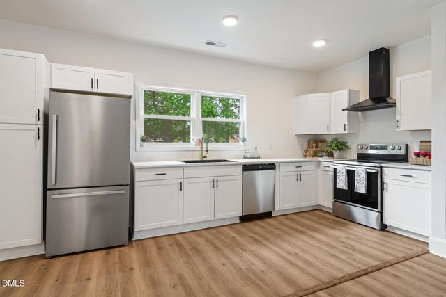 407 W D Street, Erwin, NC 28339