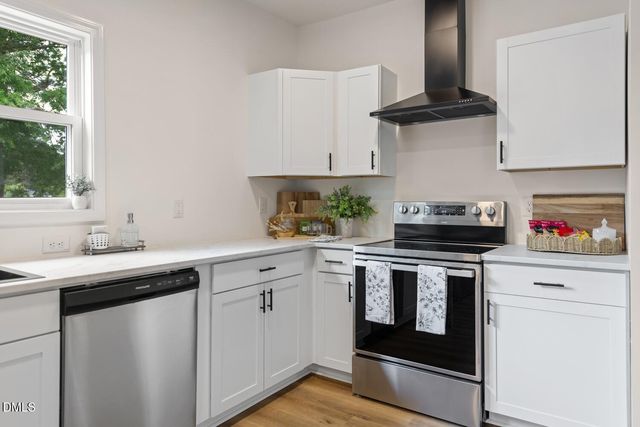 407 W D Street, Erwin, NC 28339