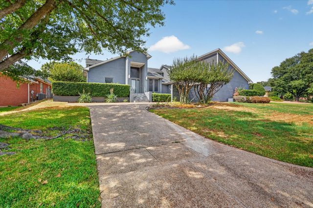 811 Turnberry Drive, Mansfield, TX 76063