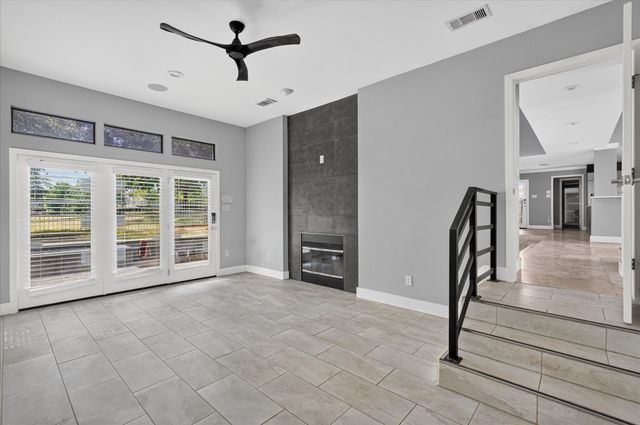 811 Turnberry Drive, Mansfield, TX 76063