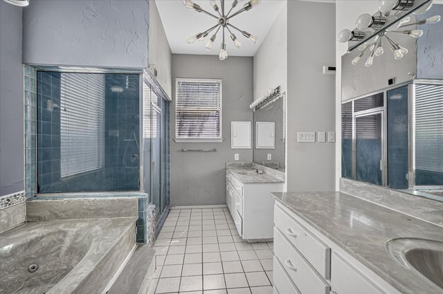 811 Turnberry Drive, Mansfield, TX 76063