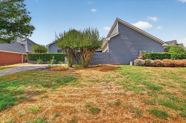 811 Turnberry Drive, Mansfield, TX 76063