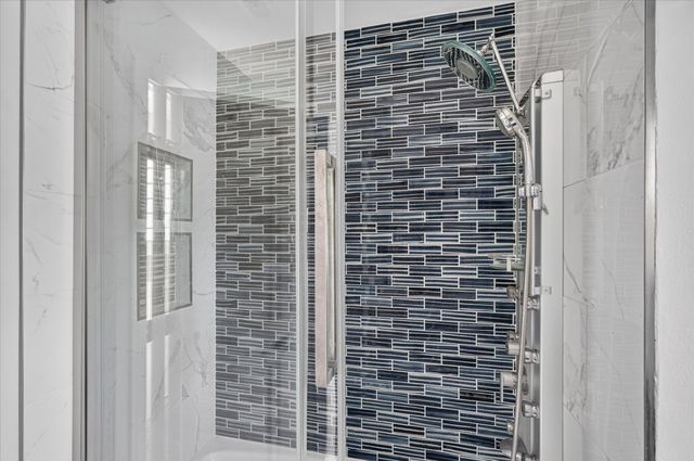 811 Turnberry Drive, Mansfield, TX 76063