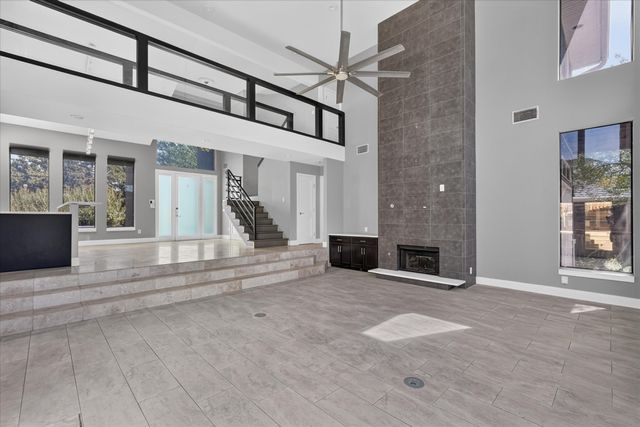 811 Turnberry Drive, Mansfield, TX 76063