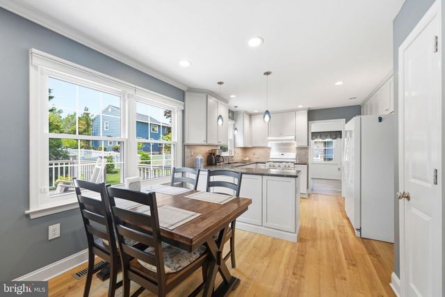 33 COUNTRY HILLS DR, Newark, DE 19711